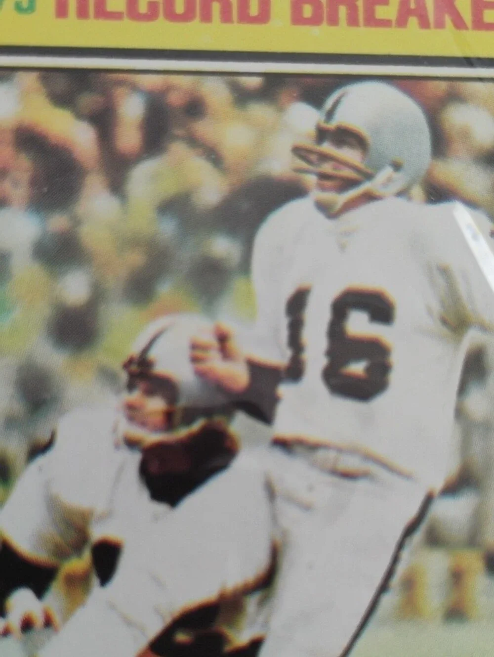 1976 Topps George Blanda 1975 Record Breaker Football Card